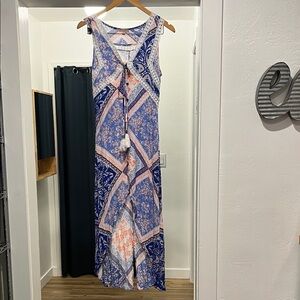 Elegant Blue and White Patterned Maxi Dress